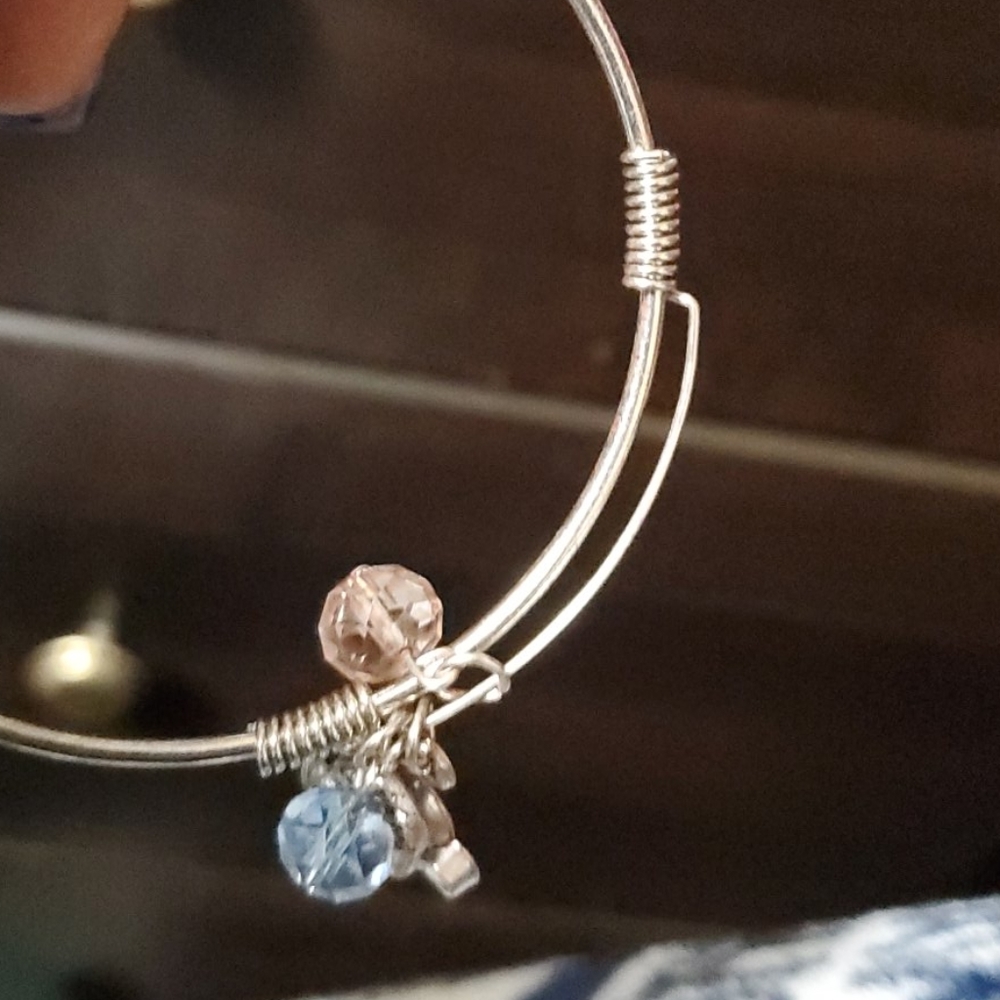Jewelry - Picture 3 of 3